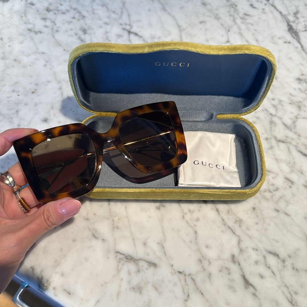 Gucci Tortoiseshell Square Sunglasses - image 8